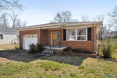 Single Family Residence in Huntsville AL 1426 NE Rison Avenue.jpg