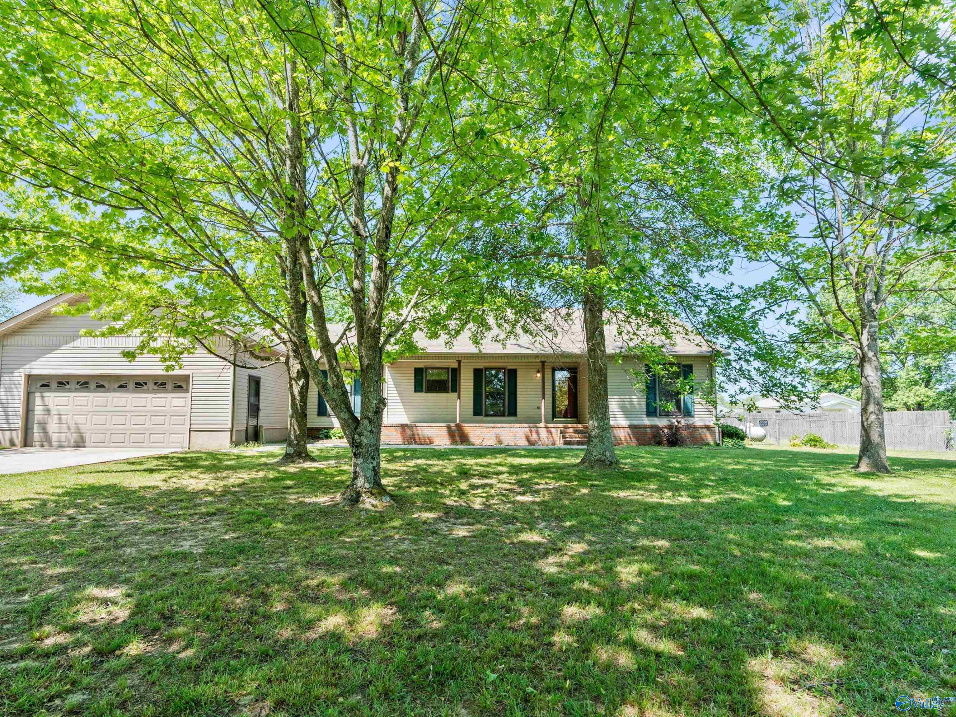 6934 Railroad Bed Rd, Toney, AL 35773