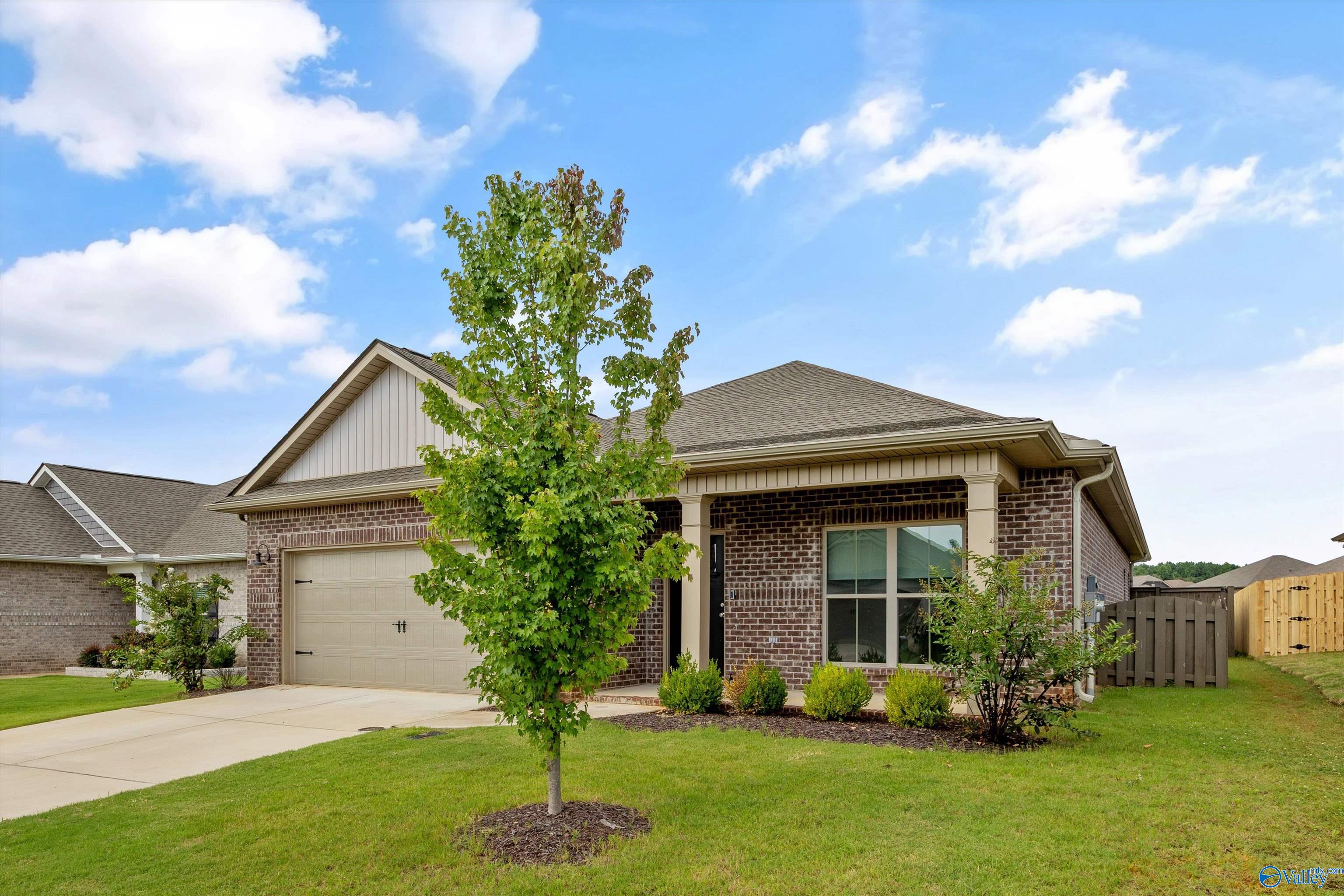 21825 Natures Cove Dr, Athens, AL 35613 photo