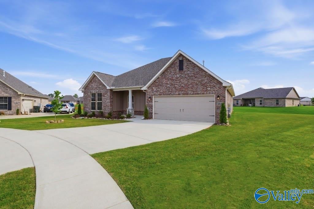 107 Kit Fox Dr, Meridianville, AL 35759