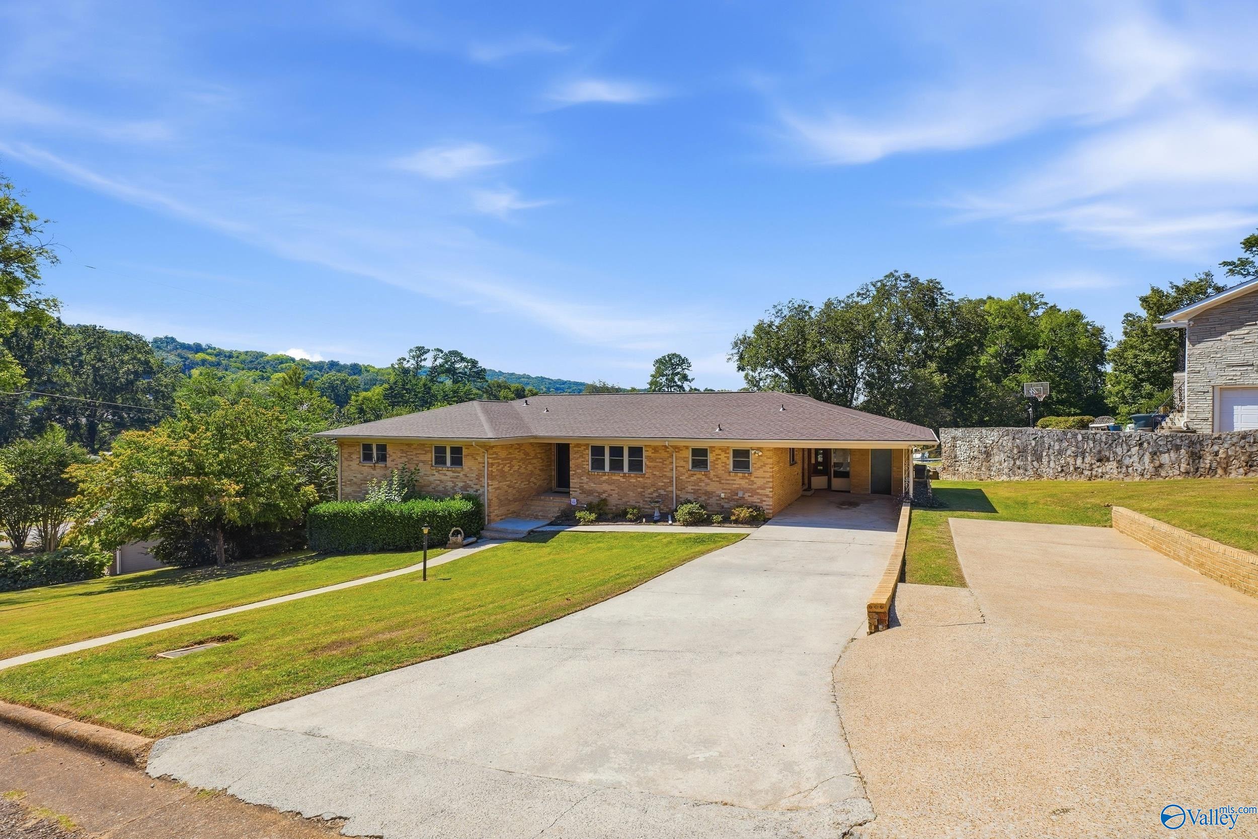 1400 Darnell St, Huntsville, AL 35801