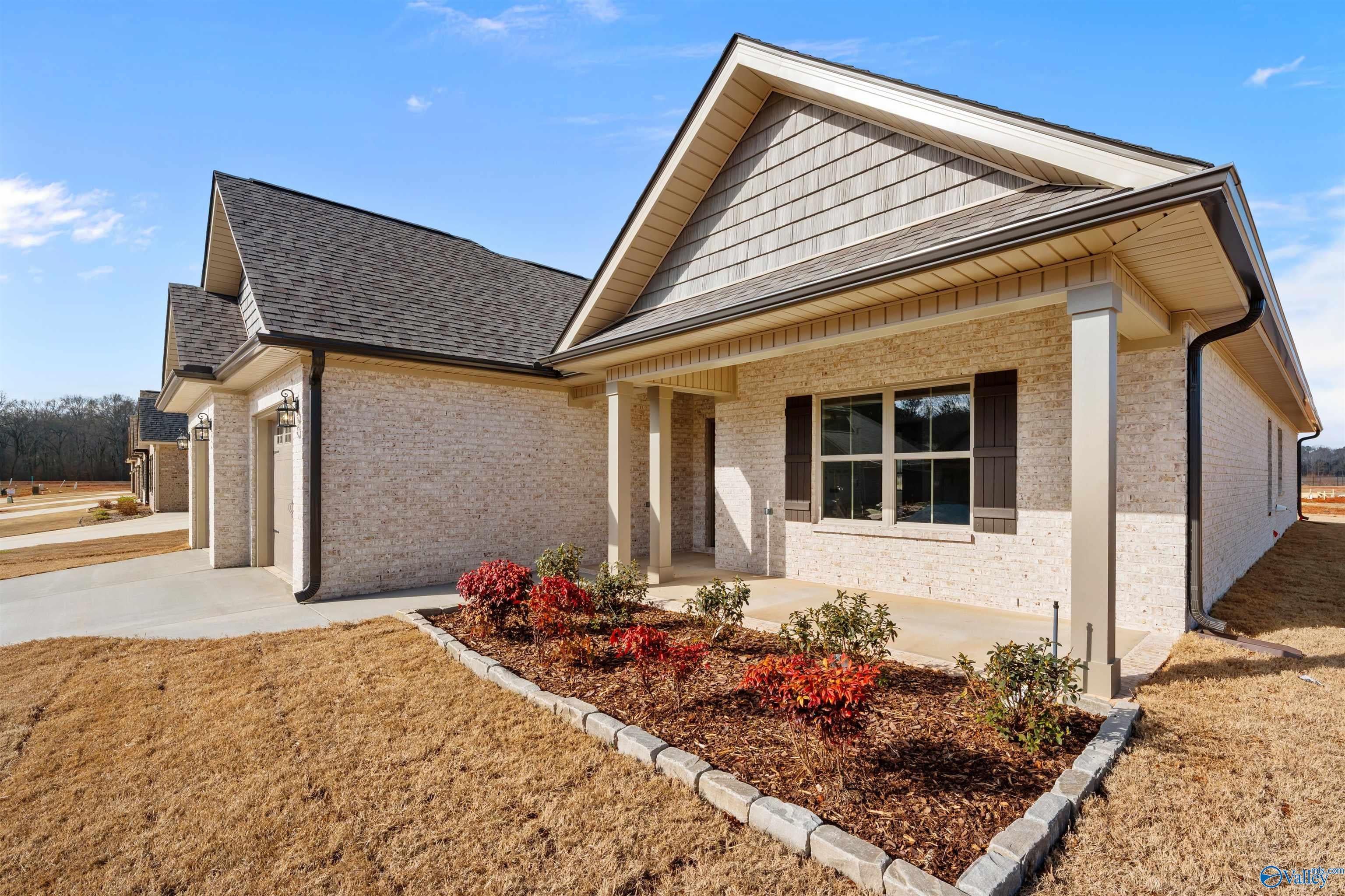 111 Alton Dale Dr, Toney, AL 35773 photo