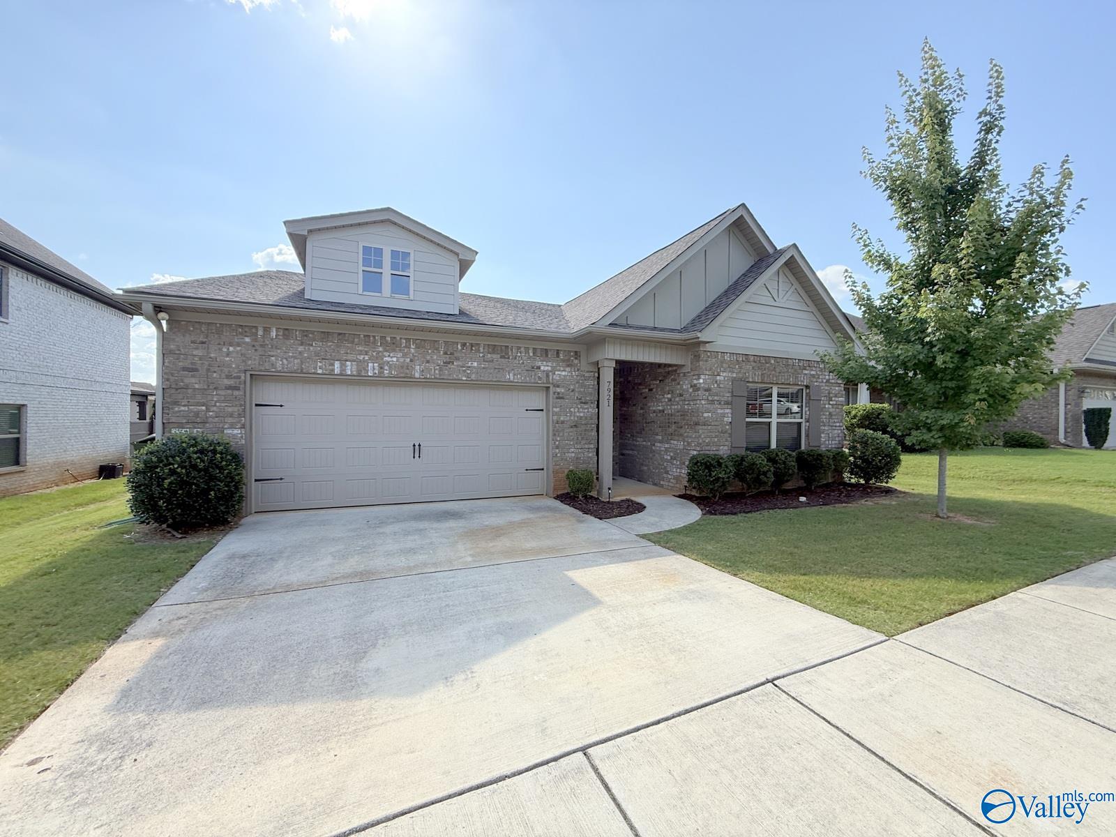 7921 Gabriela Dr, Huntsville, AL 35806