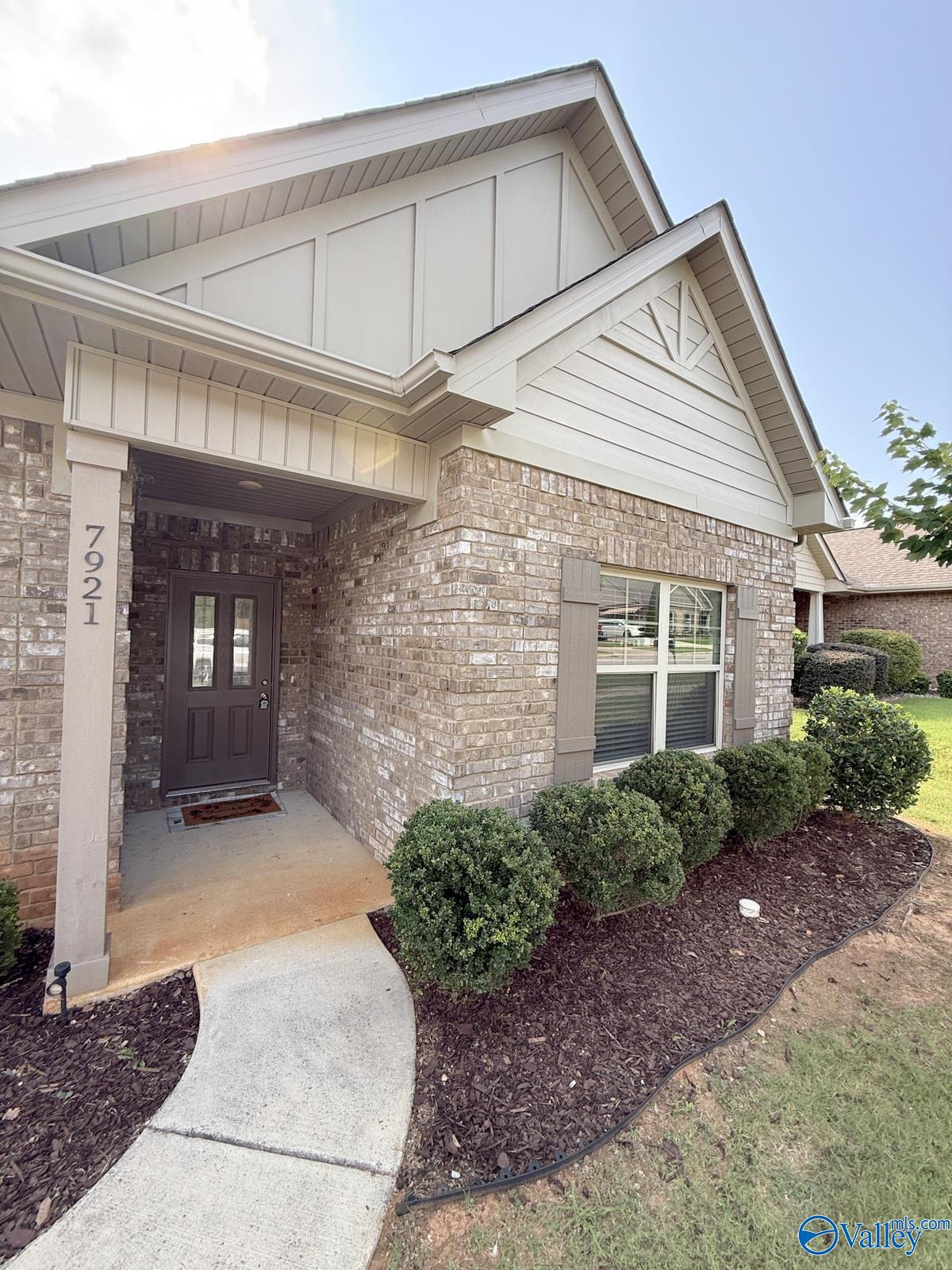 7921 Gabriela Dr, Huntsville, AL 35806 photo