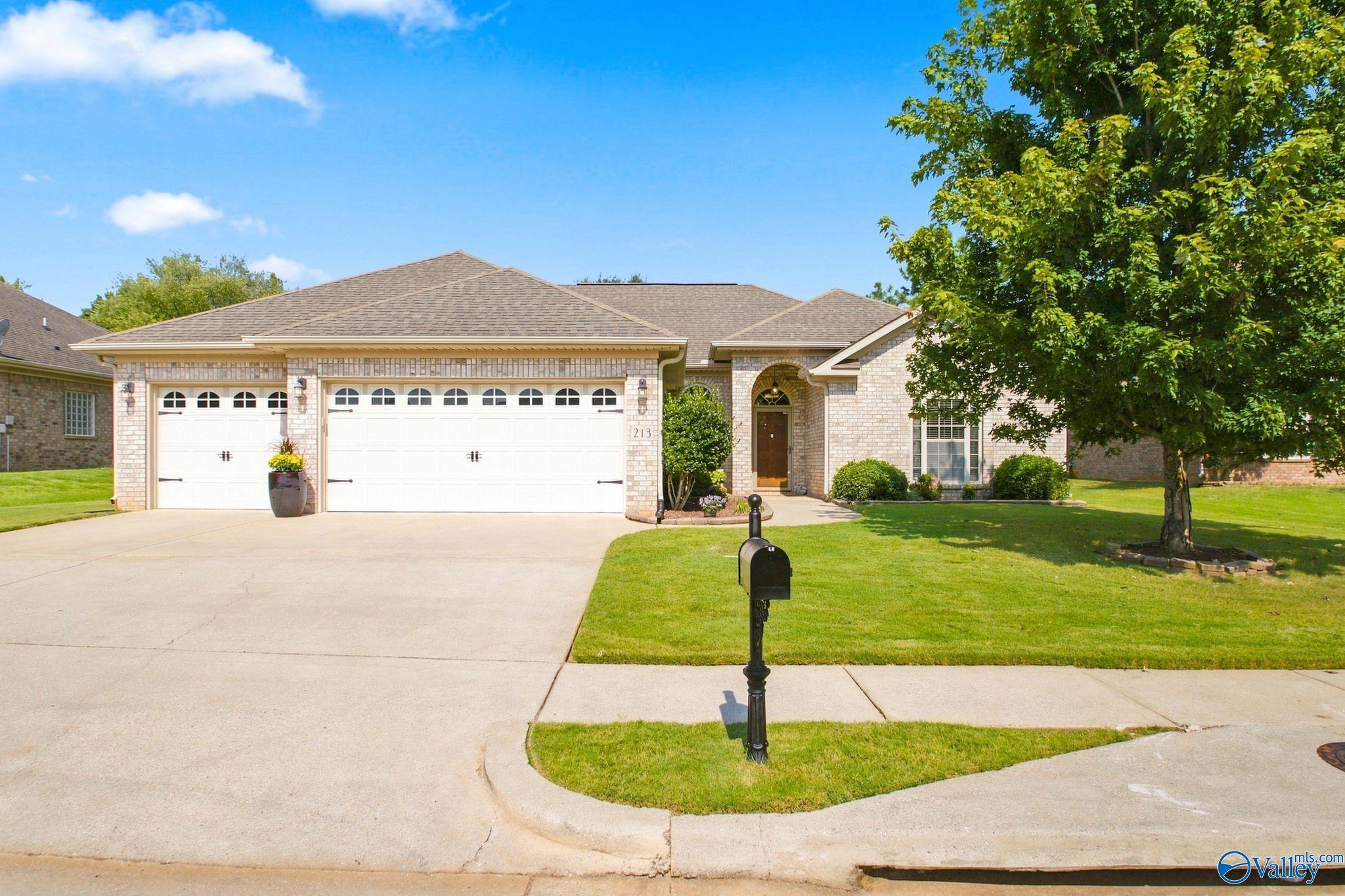213 N Mossy Creek Cir, Madison, AL 35757 photo
