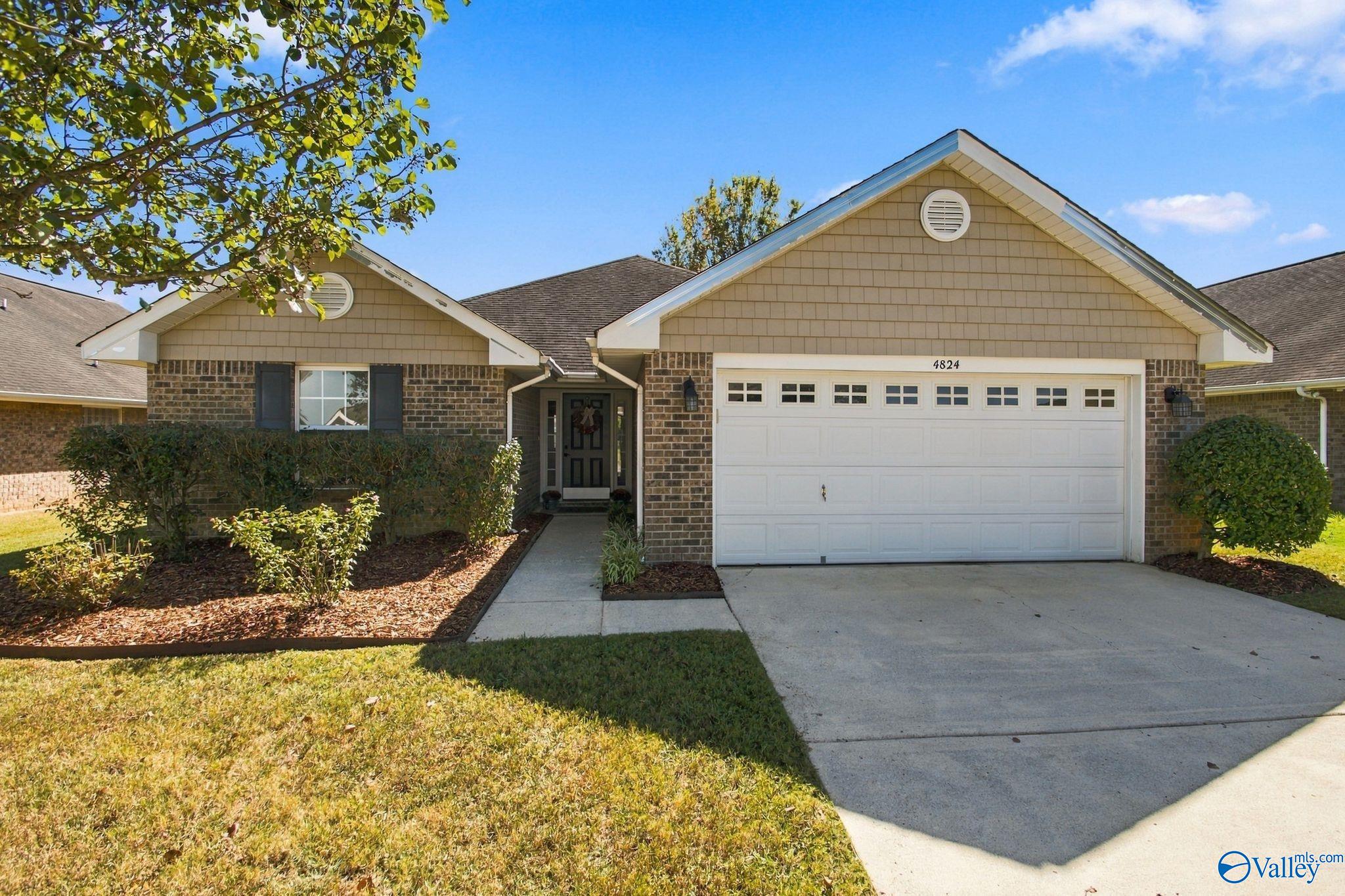 4824 Canterwood Dr, Owens Cross Roads, AL 35763