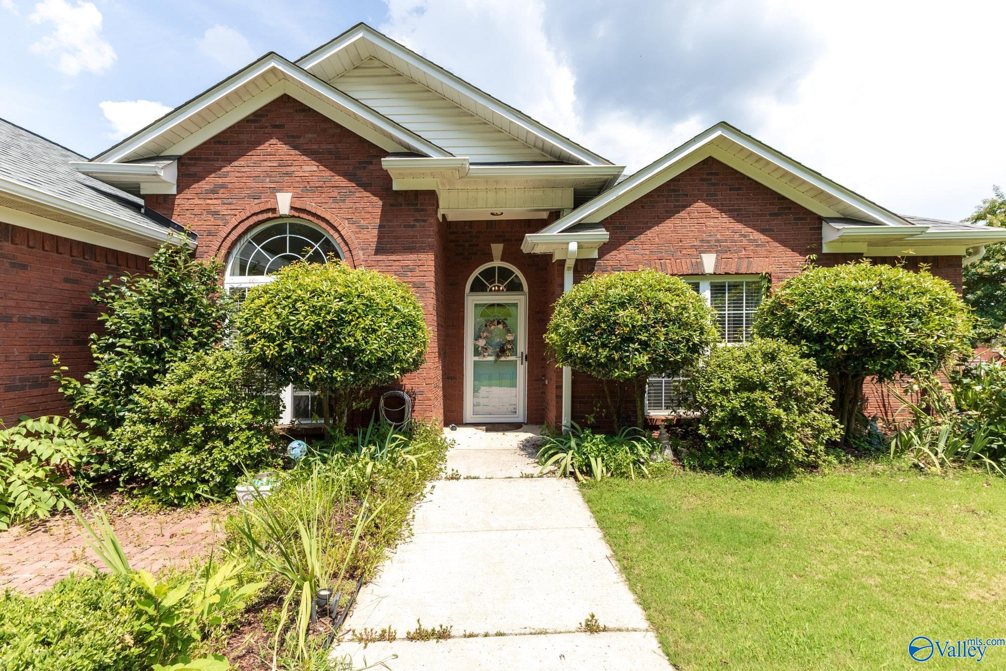 2406 Little Cove Rd, Owens Cross Roads, AL 35763 photo