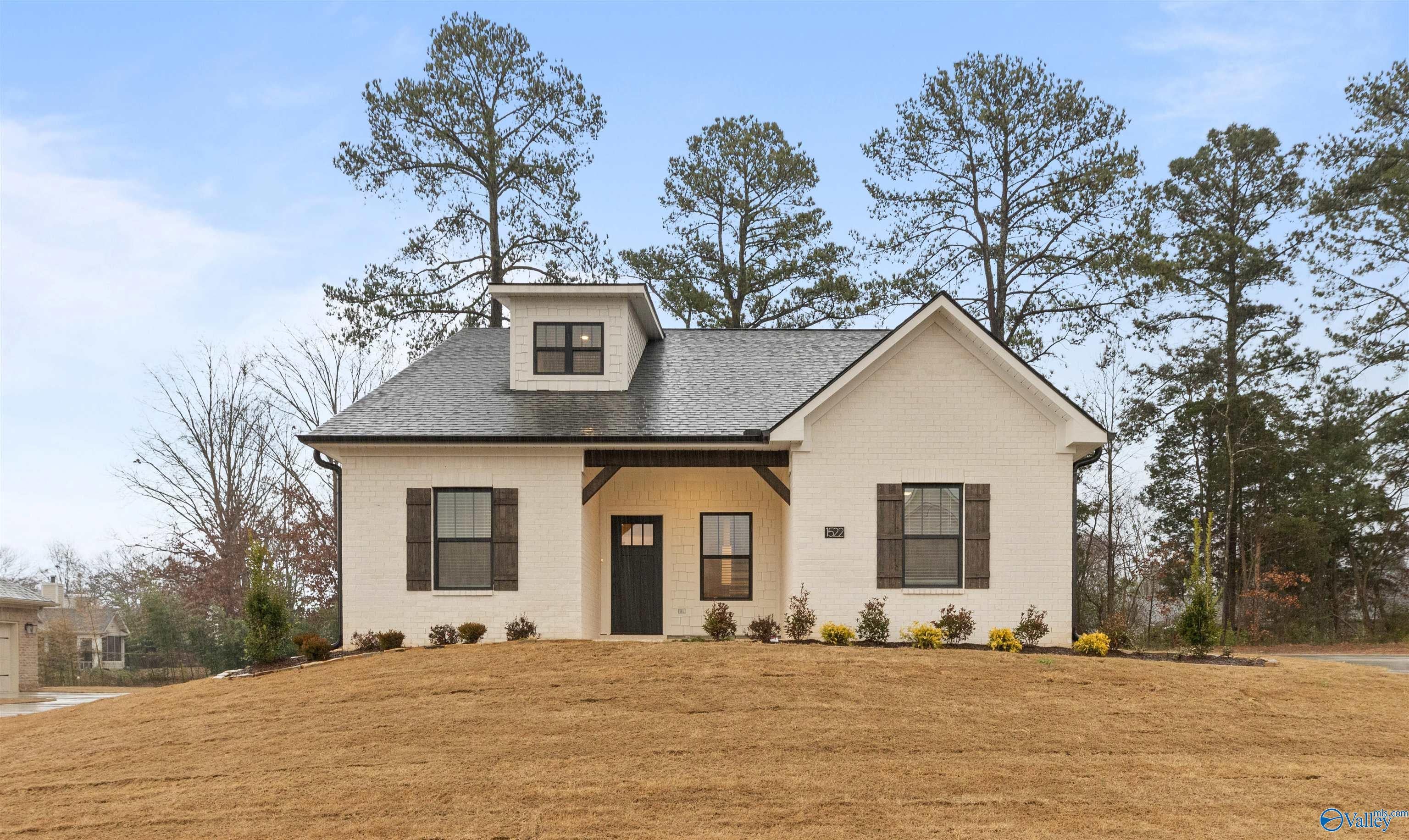 1500 Calistoga Cir, Huntsville, AL 35811