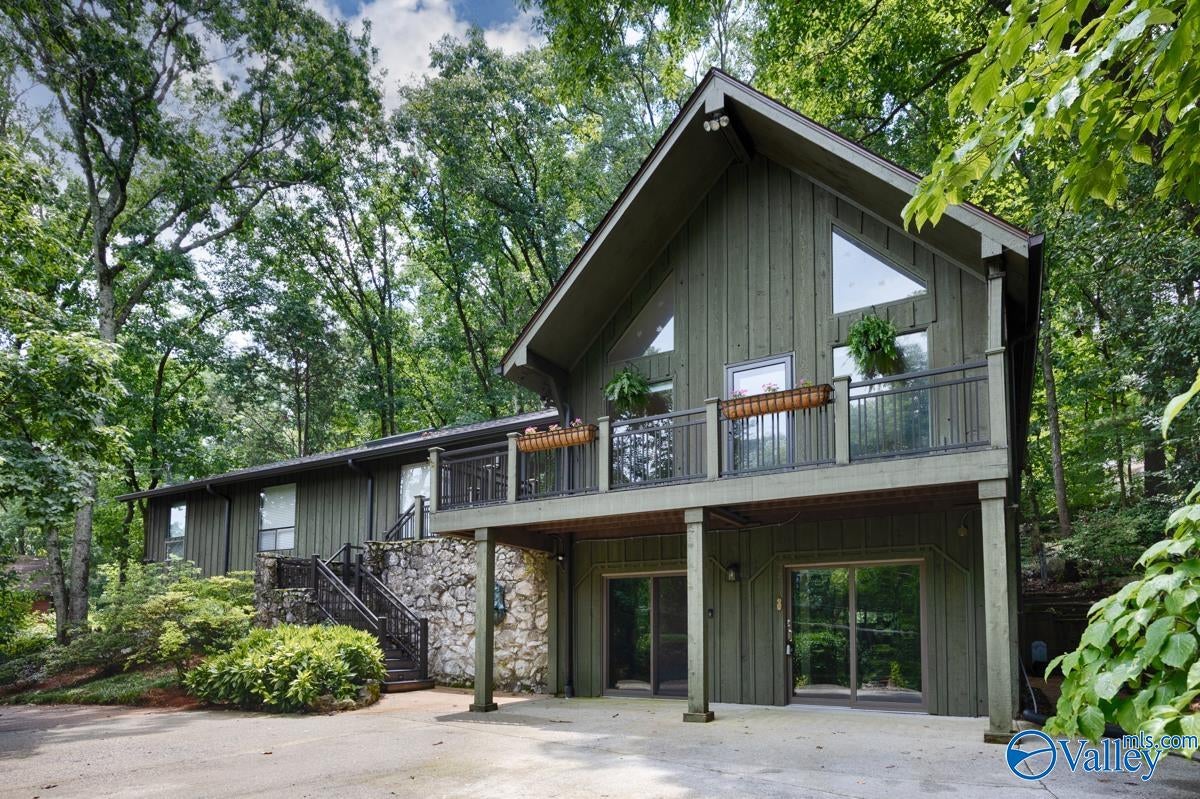 3006 Barcody Rd, Huntsville, AL 35802