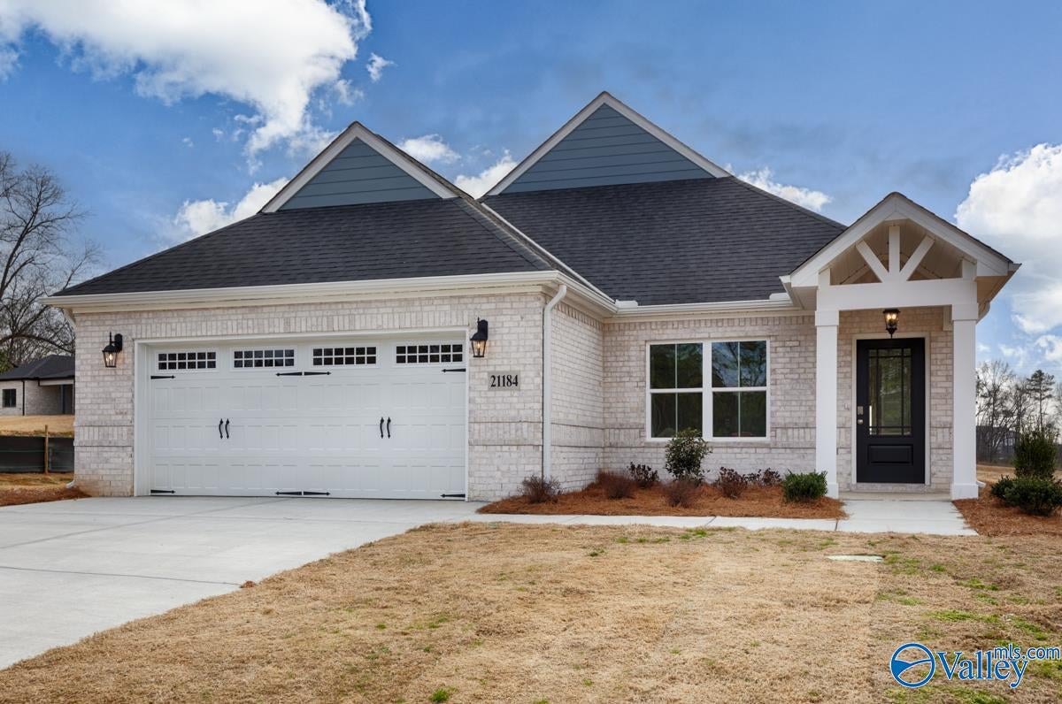21184 Lamb Ave, Athens, AL 35613