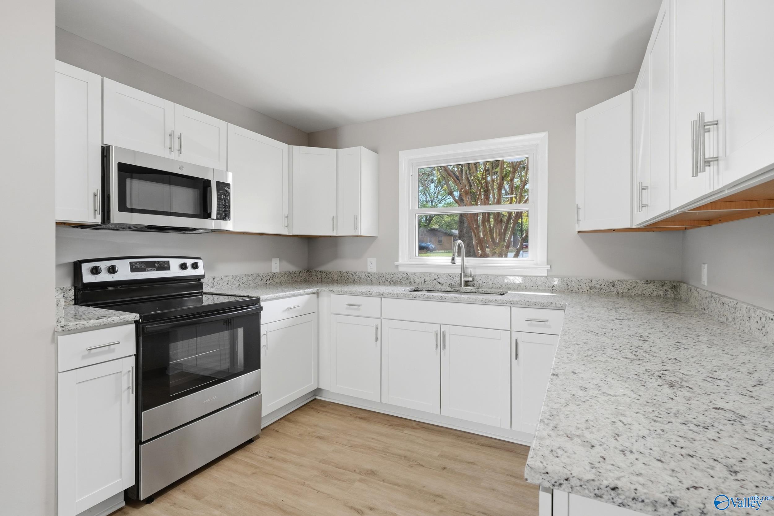 3108 N Nevel Cir, Huntsville, AL 35810 photo