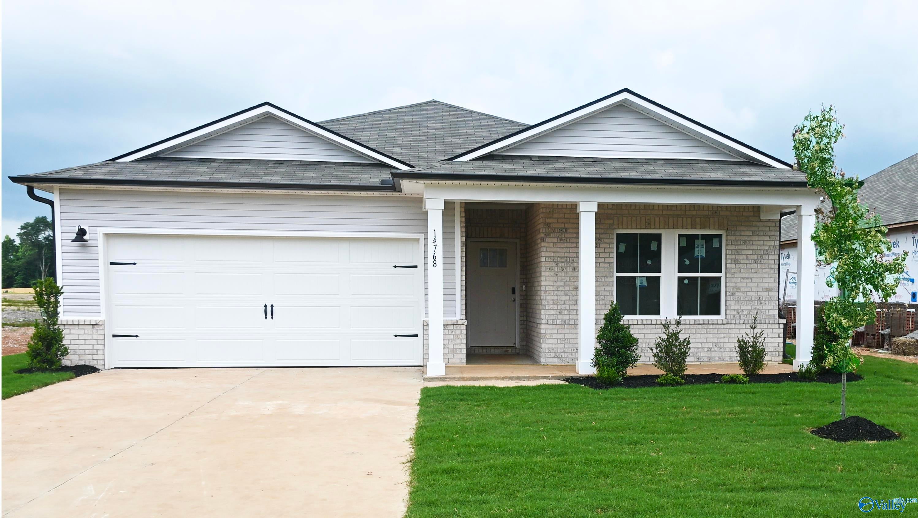 14768 Lapwing Cv, Athens, AL 35611