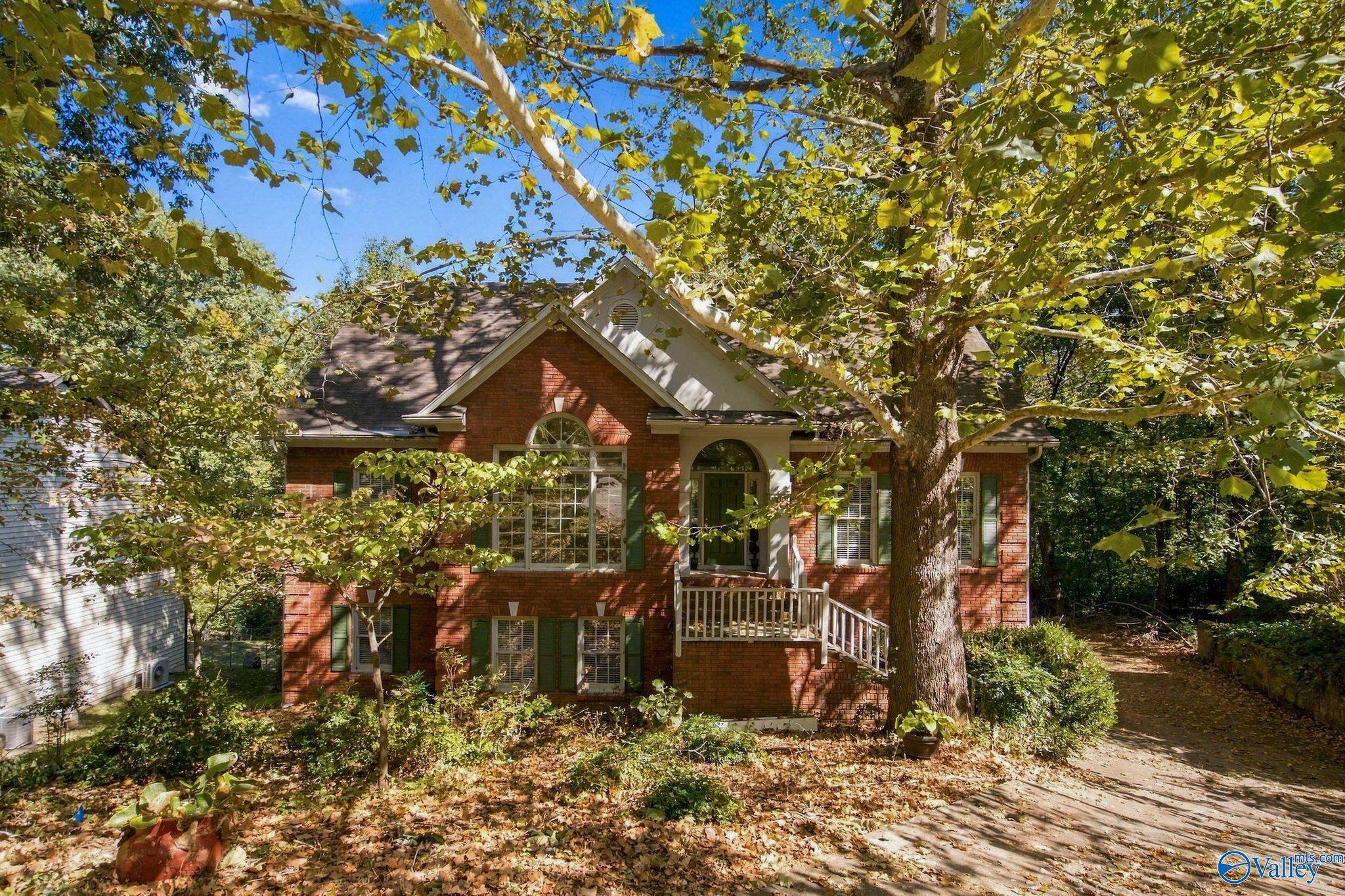 10019 Bluff Dr, Huntsville, AL 35803