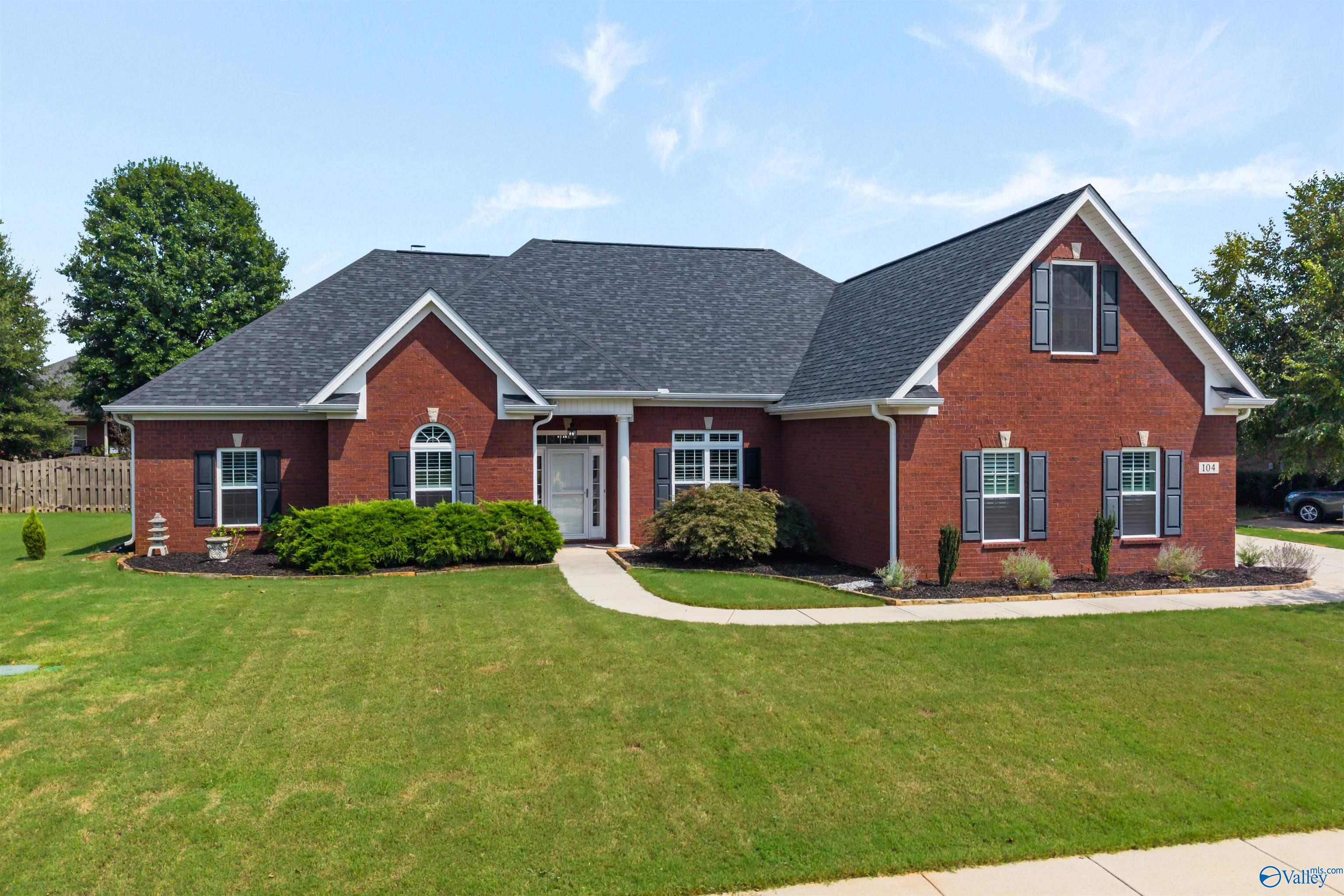 104 Carlton Woods Dr, Madison, AL 35756