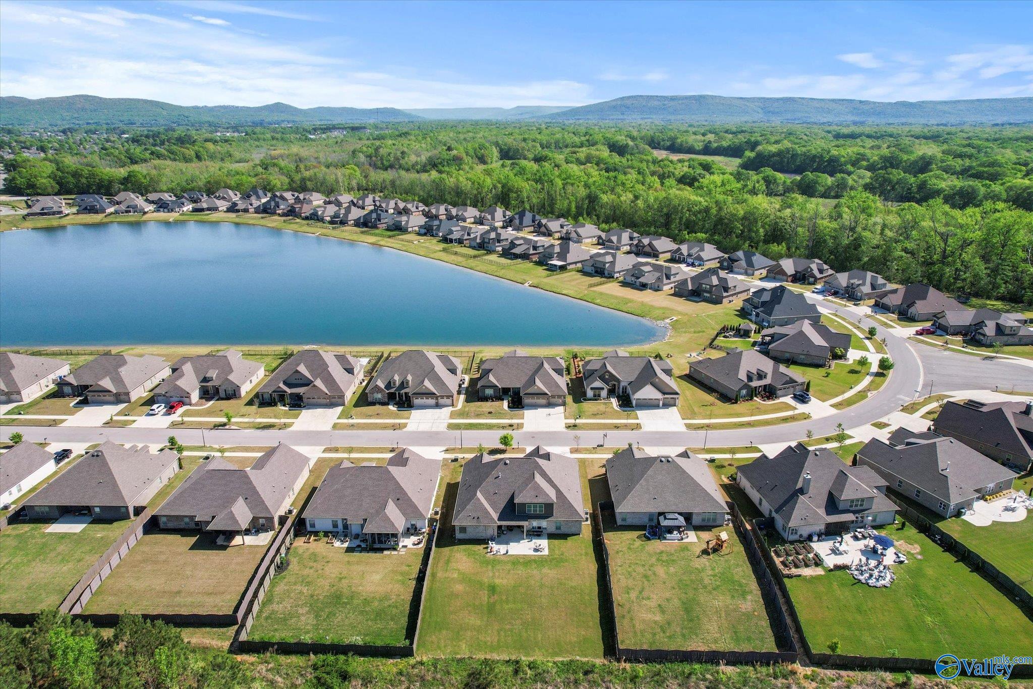 7440 Flint Crossing Cir, Owens Cross Roads, AL 35763 photo