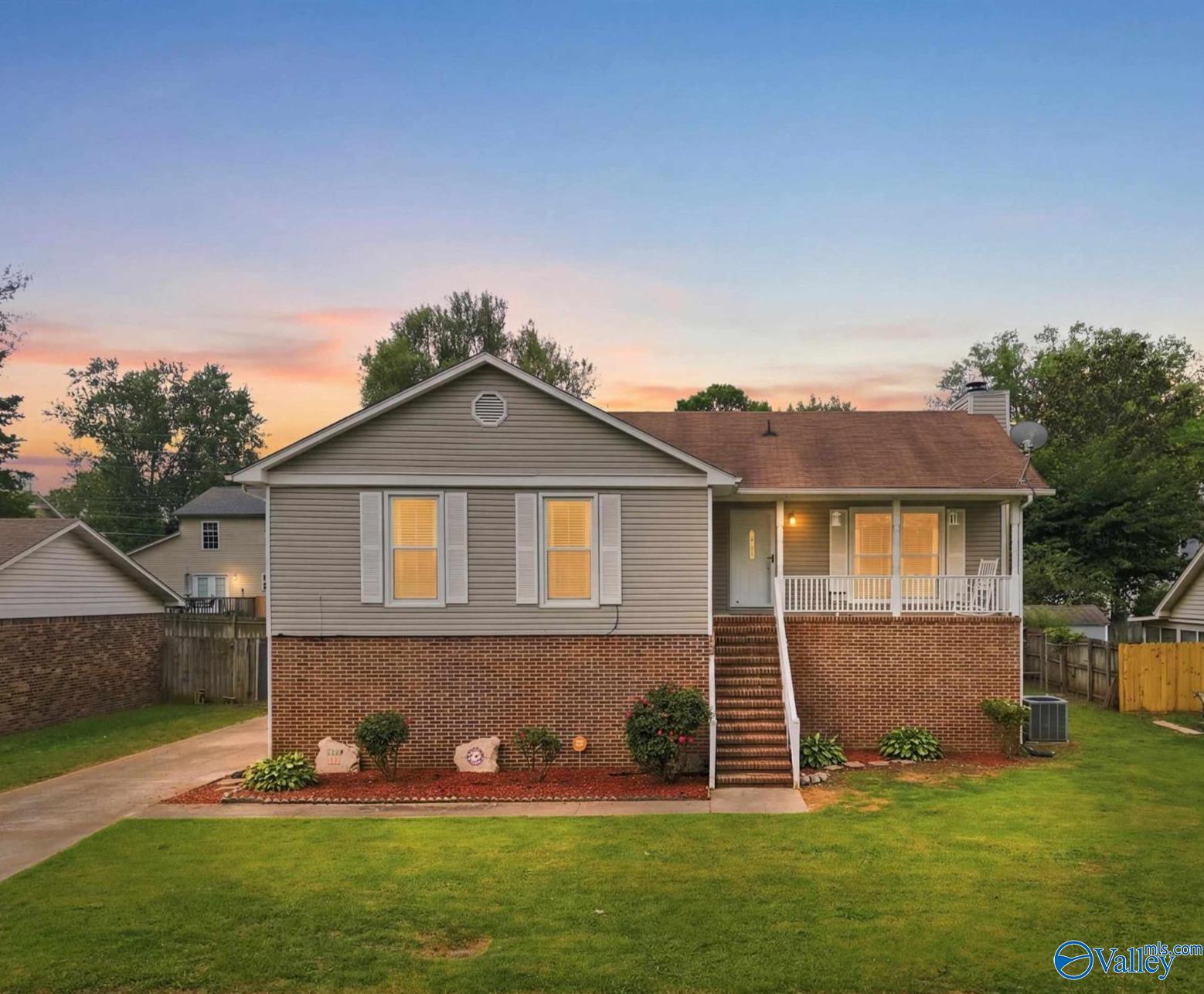1061 Sandy Spring Rd, Huntsville, AL 35806