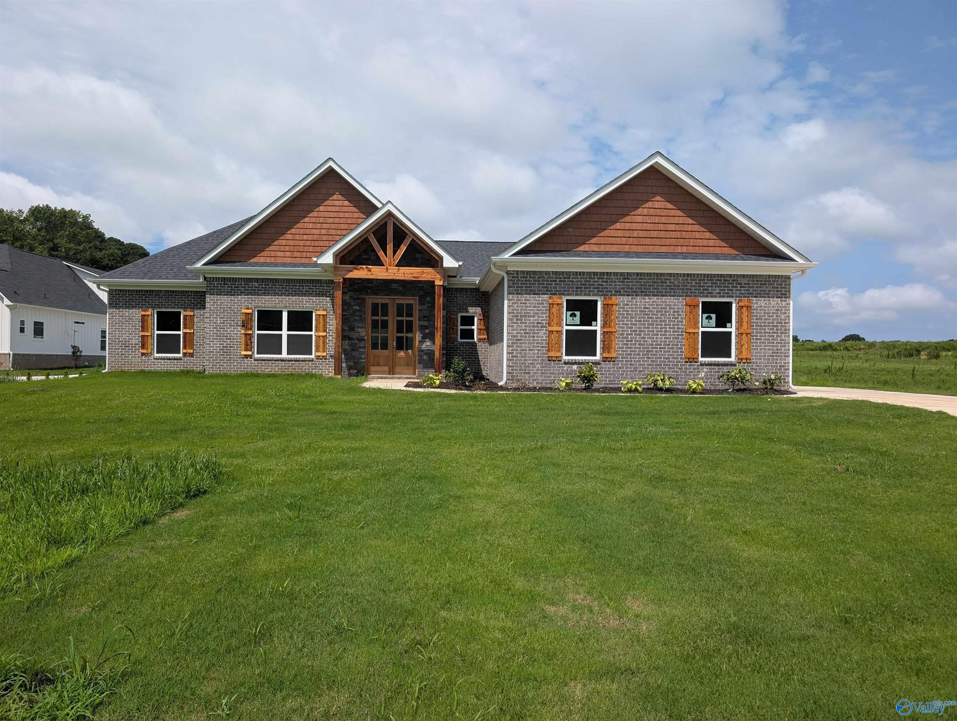 114 Treva Ln, Hazel Green, AL 35750