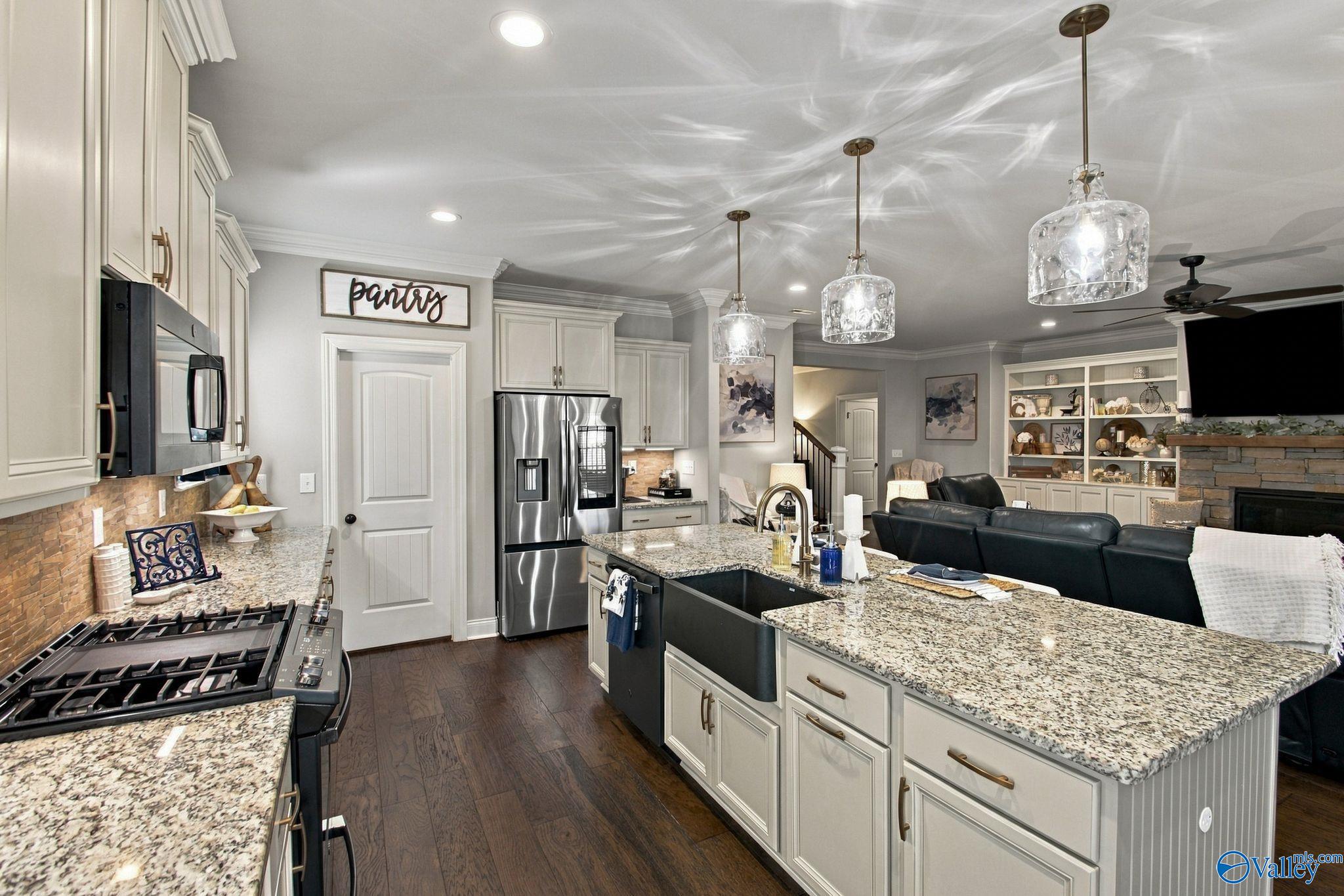 209 Somerdale Ln, Huntsville, AL 35811