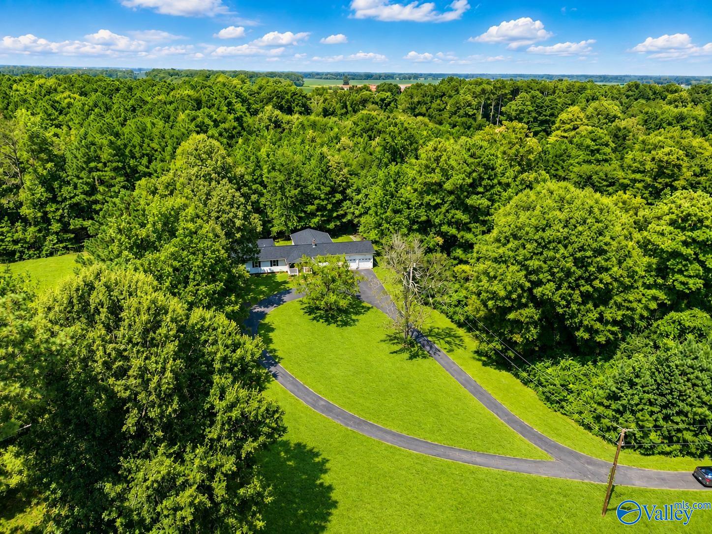 239 Echo Ln, Toney, AL 35773 photo