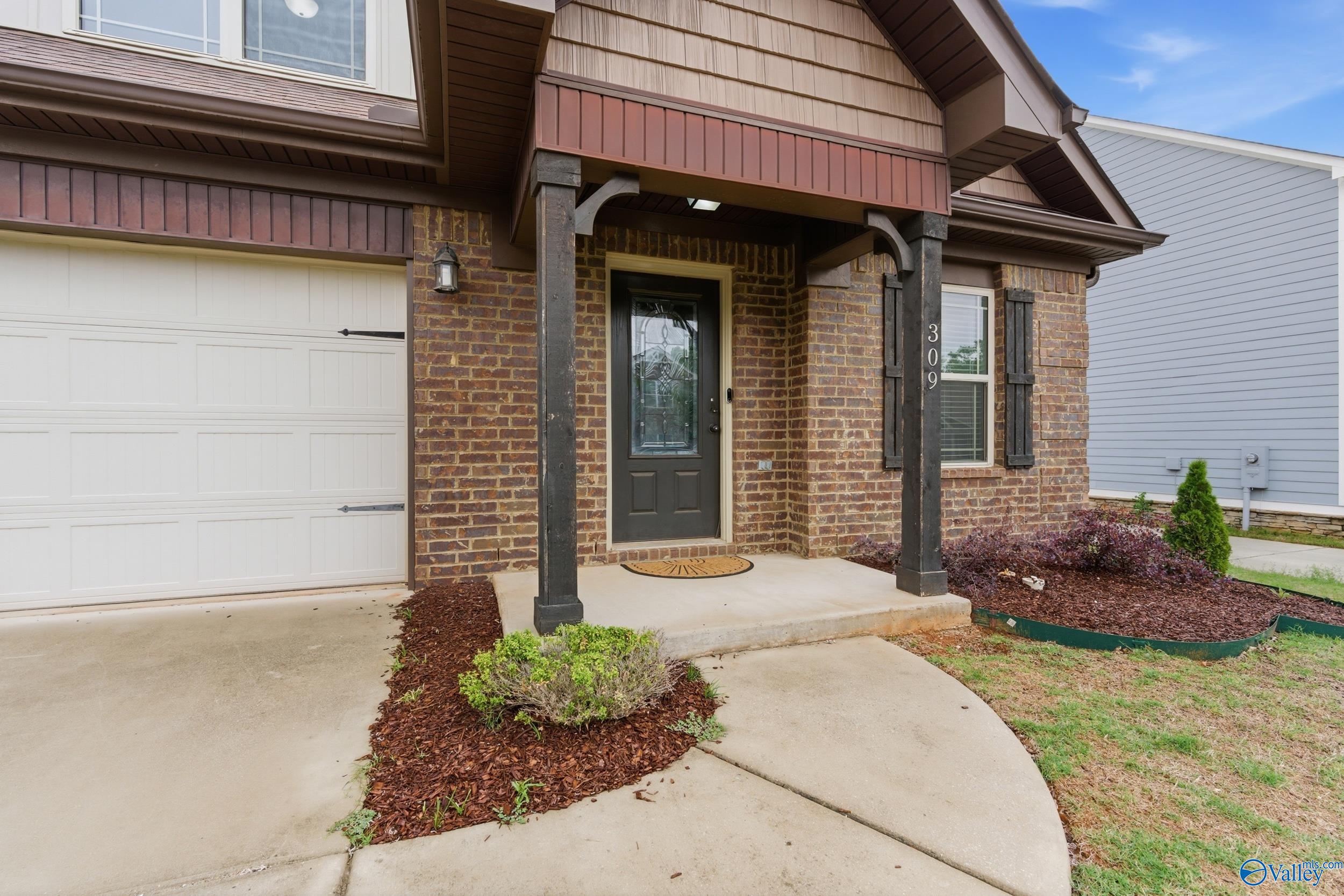 309 Acorn Grove Ln, Huntsville, AL 35824