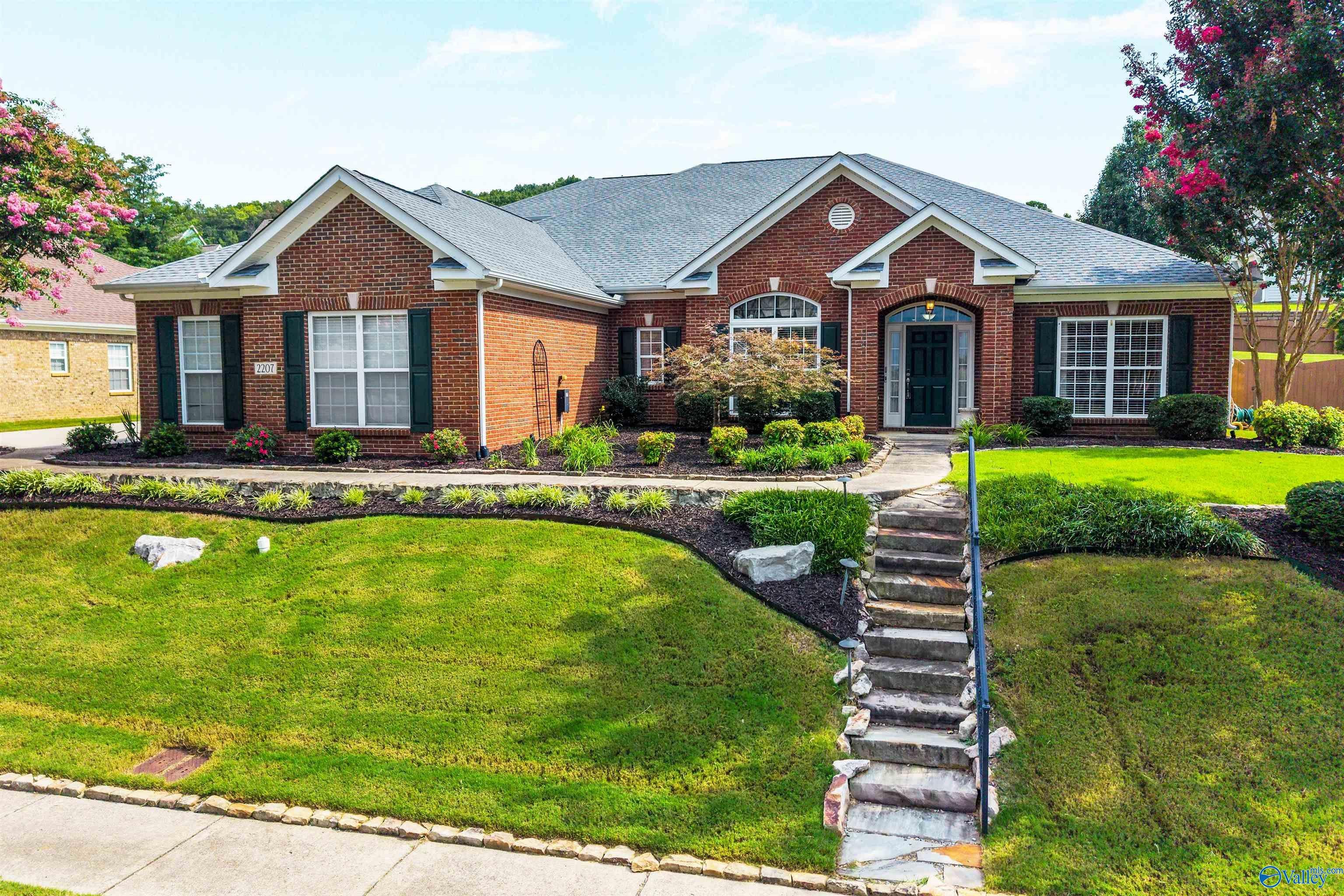2207 Rosebrooke Dr, Huntsville, AL 35803