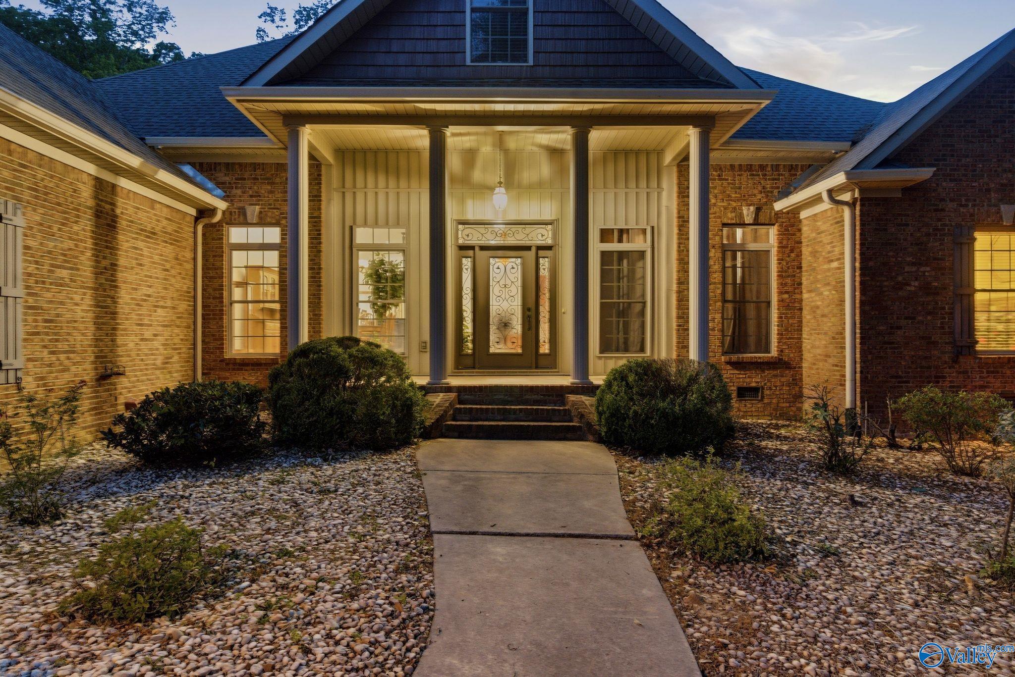 155 E Vicki Ln, Owens Cross Roads, AL 35763