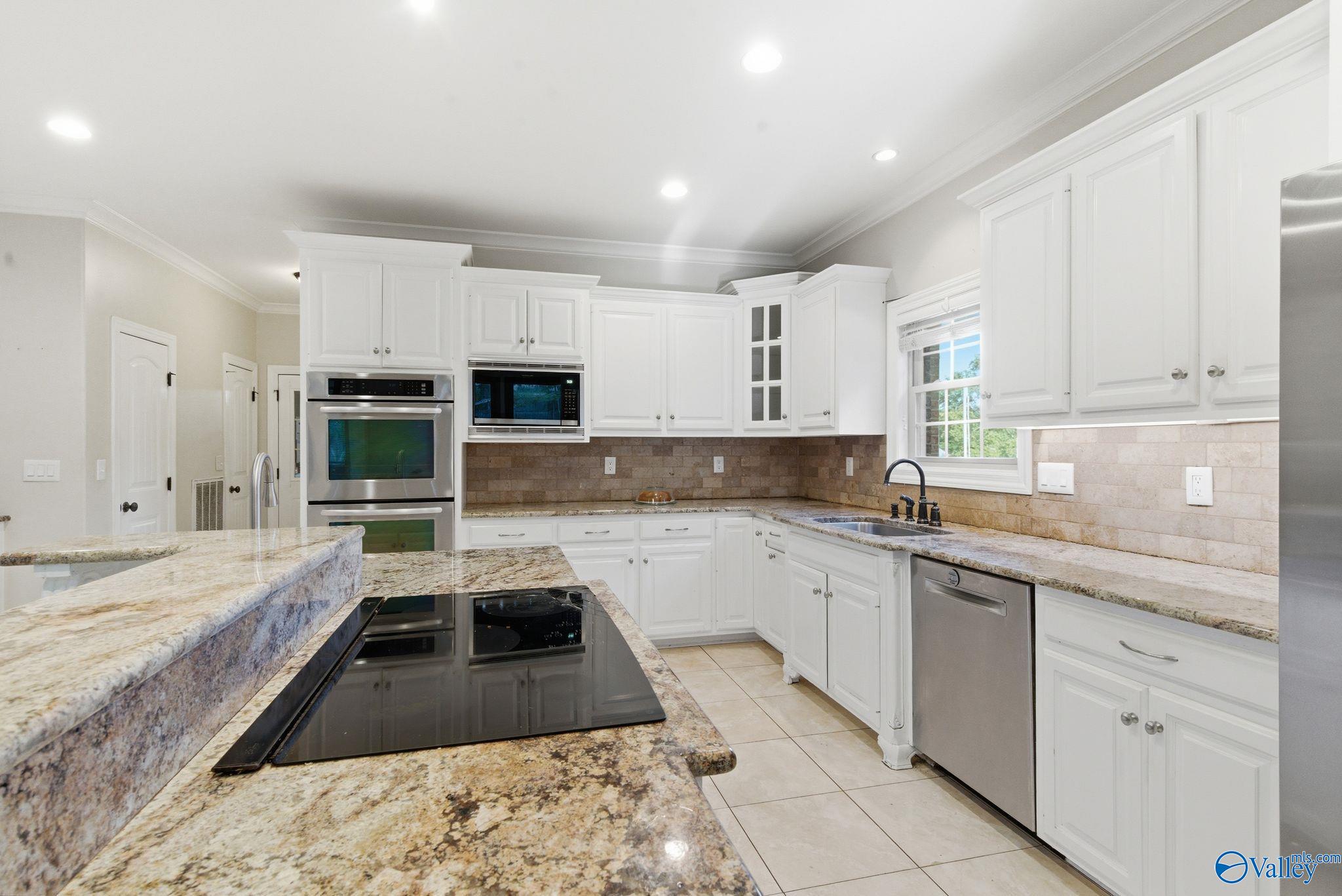 155 E Vicki Ln, Owens Cross Roads, AL 35763 photo