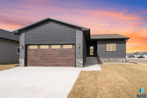 Single Family Residence in Harrisburg SD 104 Patricia St Street.jpg