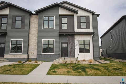 Townhouse in Sioux Falls SD 8617 W Shoreline Pl Place.jpg