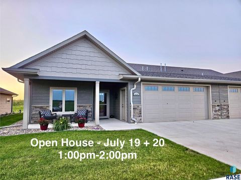 Townhouse in Beresford SD 604 Ash Creek Dr Drive.jpg