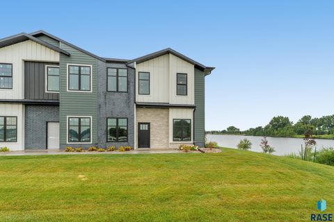 Townhouse in Sioux Falls SD 108 N Bryggen Pl Place.jpg
