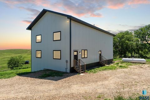 Single Family Residence in Alcester SD 48201 304th St Street.jpg