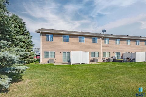 Townhouse in Sioux Falls SD 6501 S Santa Rosa Pl Place 7.jpg