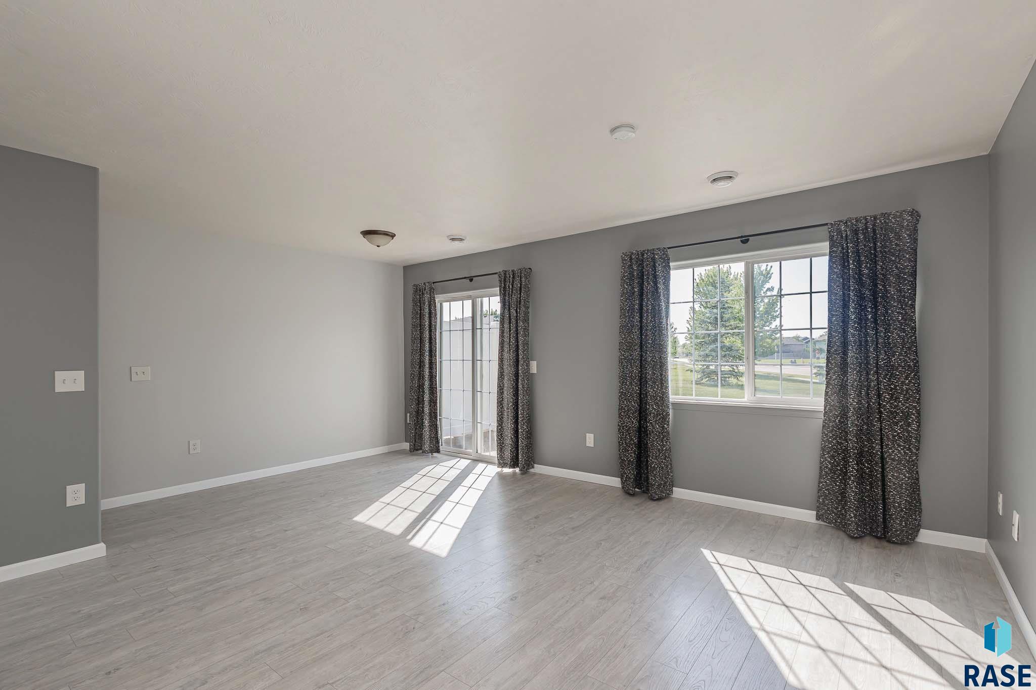 Townhouse in Sioux Falls SD 6501 S Santa Rosa Pl Place 13.jpg