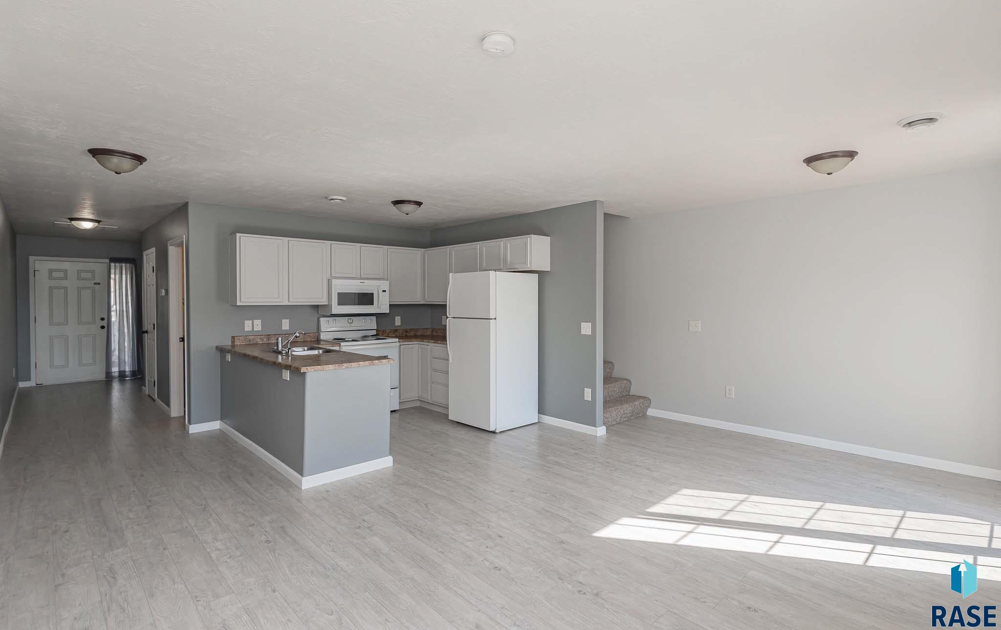 Townhouse in Sioux Falls SD 6501 S Santa Rosa Pl Place 10.jpg