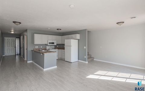 Townhouse in Sioux Falls SD 6501 S Santa Rosa Pl Place 10.jpg