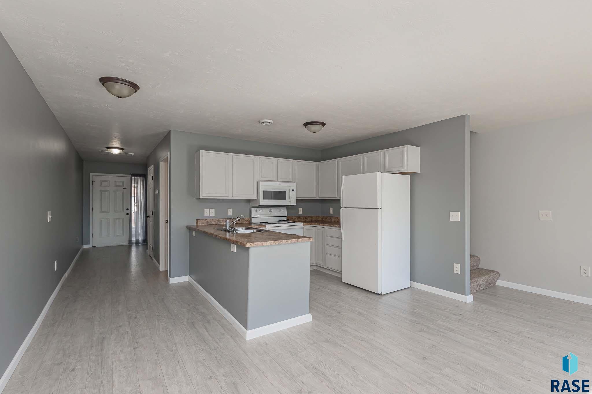 Townhouse in Sioux Falls SD 6501 S Santa Rosa Pl Place 12.jpg