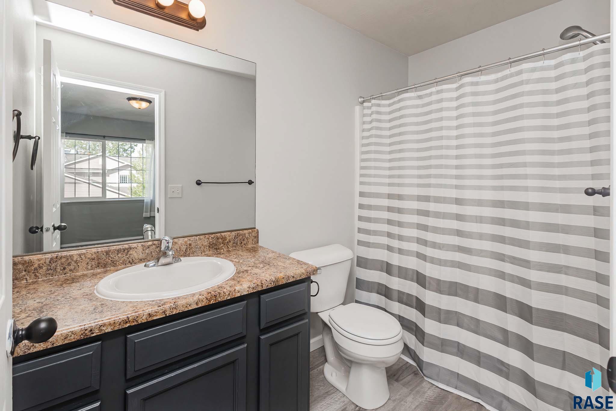 Townhouse in Sioux Falls SD 6501 S Santa Rosa Pl Place 18.jpg