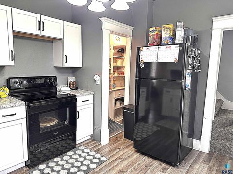 Single Family Residence in Canton SD 816 W 4th St Street 5.jpg
