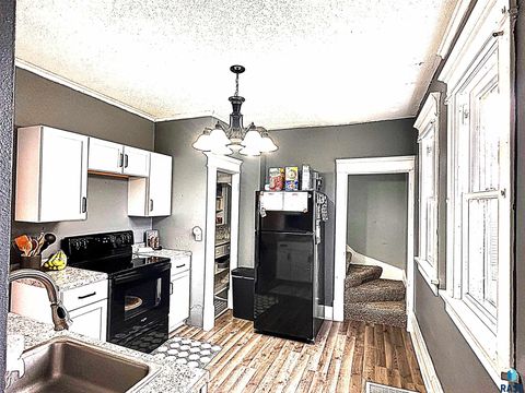 Single Family Residence in Canton SD 816 W 4th St Street 3.jpg