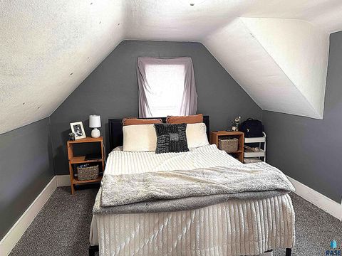 Single Family Residence in Canton SD 816 W 4th St Street 11.jpg