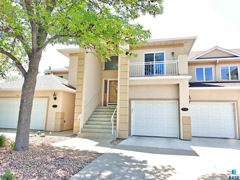Condominium in Sioux Falls SD 5905 S Shawdow Wood Pl Place.jpg