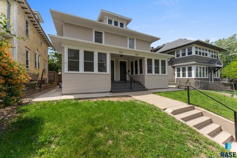 Duplex in Sioux Falls SD 223 N Spring Ave Avenue.jpg