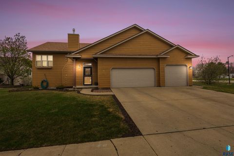 Single Family Residence in Brookings SD 1008 16th St S Street.jpg