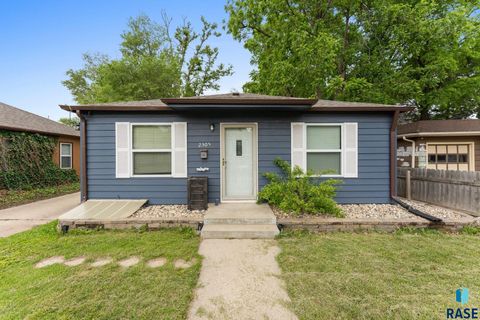 Single Family Residence in Sioux Falls SD 2505 S Western Ave Avenue.jpg