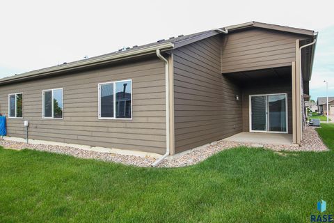 Townhouse in Sioux Falls SD 6408 S Keller Cir Circle 26.jpg
