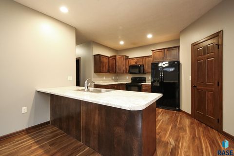Townhouse in Sioux Falls SD 6408 S Keller Cir Circle 8.jpg