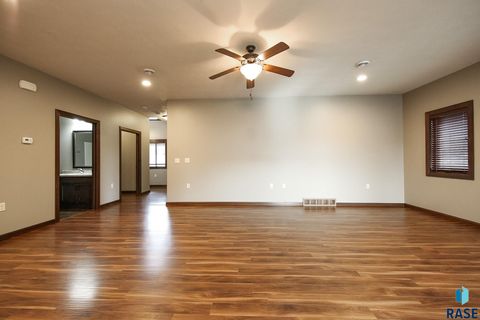 Townhouse in Sioux Falls SD 6408 S Keller Cir Circle 5.jpg