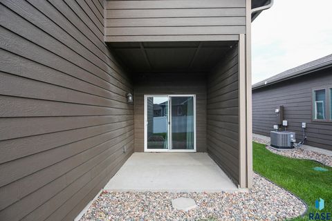 Townhouse in Sioux Falls SD 6408 S Keller Cir Circle 25.jpg
