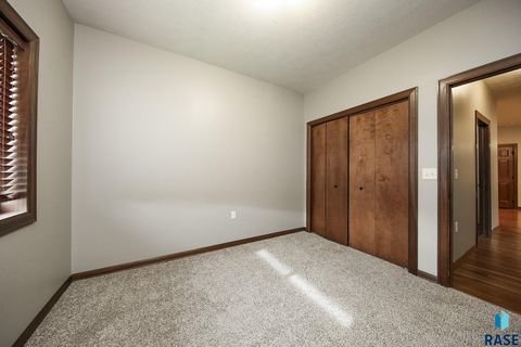 Townhouse in Sioux Falls SD 6408 S Keller Cir Circle 19.jpg